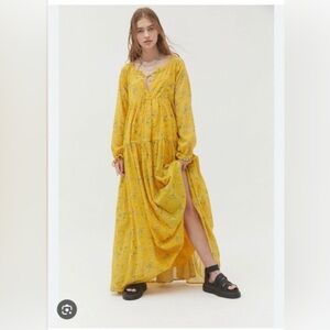 NWT•URBAN OUTFITTERS Jorja Tiered Ruffle Yellow Floral Maxi Dress. Size: SMALL